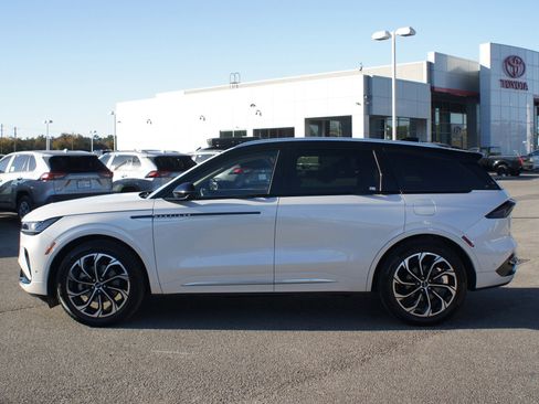 Used 2024 Lincoln Nautilus Reserve w/ Equipment Group 203A image 15