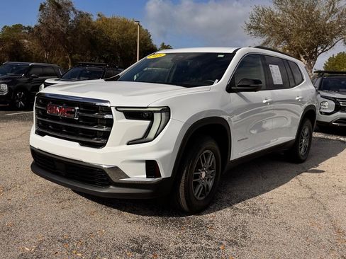 Used 2025 GMC Acadia Elevation FWD image 3