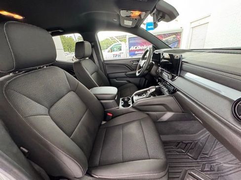 Used 2023 Chevrolet Colorado LT w/ LT Convenience Package II image 16