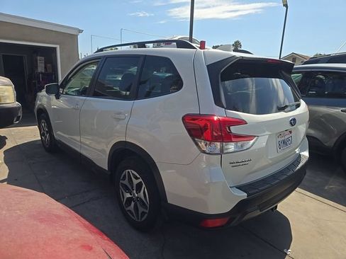 Used 2021 Subaru Forester Premium AWD/4WD image 4