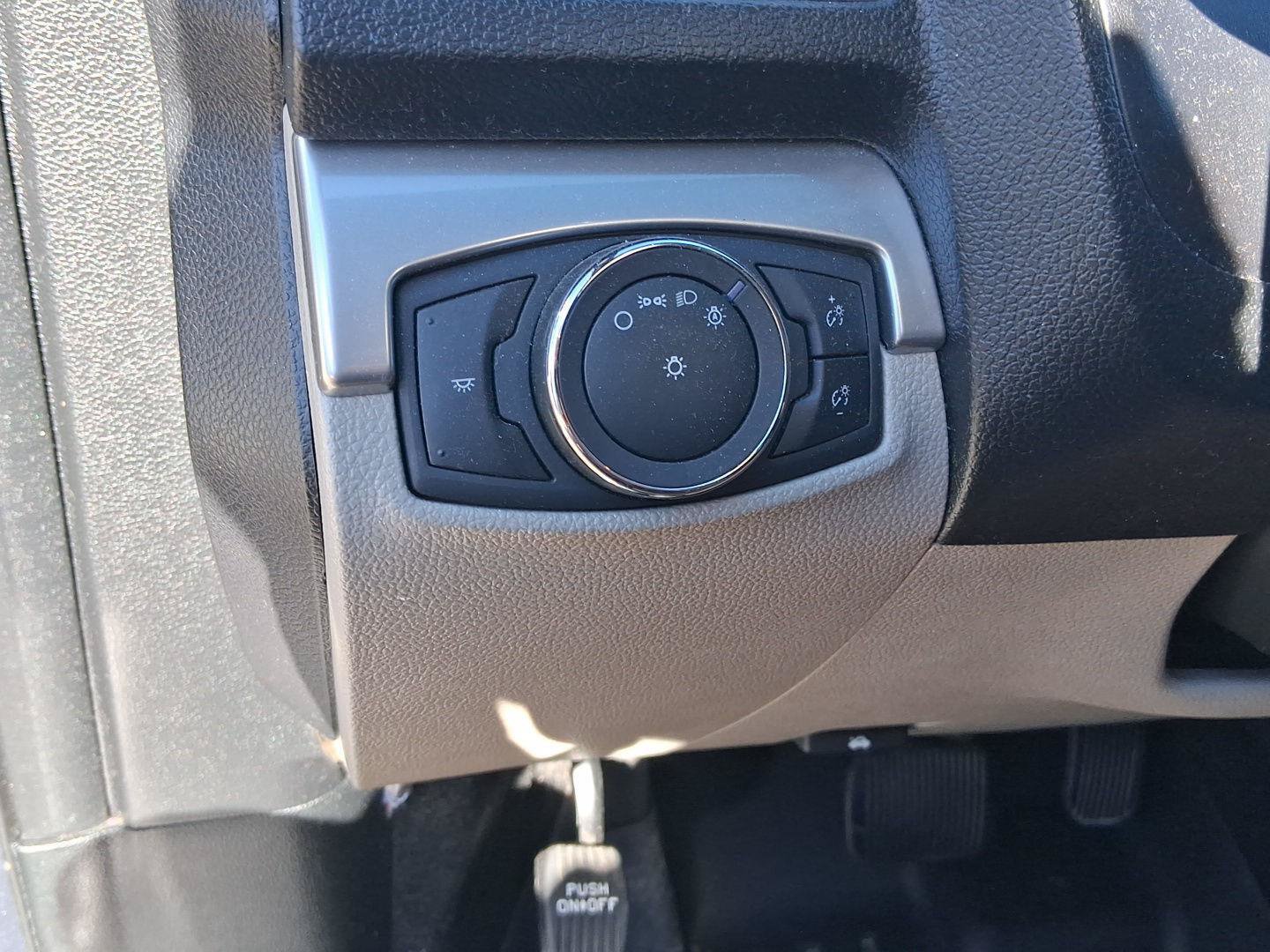 Used 2019 Ford Explorer FWD image 21