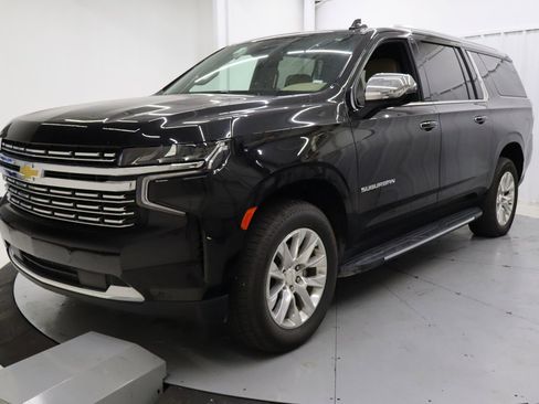 Used 2024 Chevrolet Suburban Premier image 6