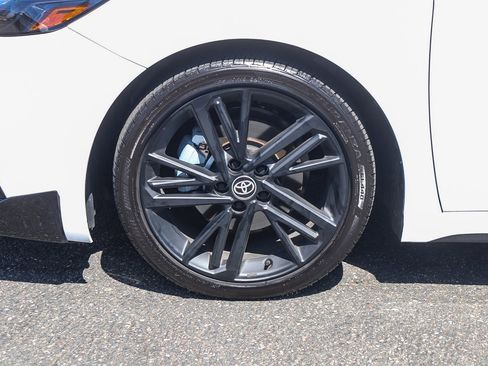 Used 2026 Toyota Camry Hybrid w/ Multimedia Upgrade Package image 14