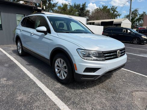 Used 2018 Volkswagen Tiguan SEL AWD/4WD image 3