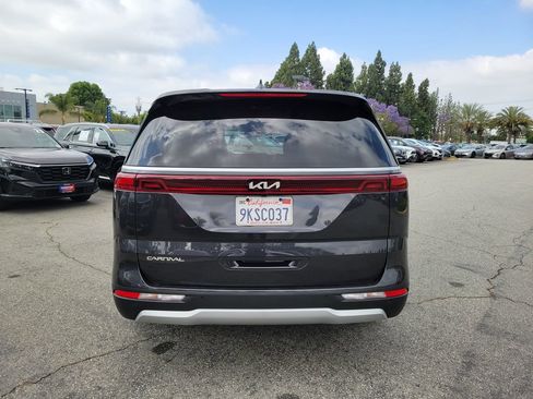 Used 2024 Kia Carnival LX FWD image 5
