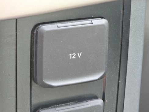 Used 2023 Ford F150 XLT AWD/4WD image 8