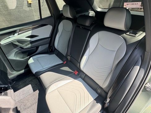 New 2025 Volkswagen Tiguan SE R-Line image 19