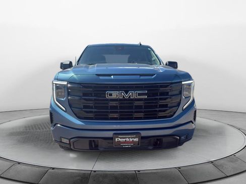 Used 2024 GMC Sierra 1500 Elevation AWD/4WD image 2