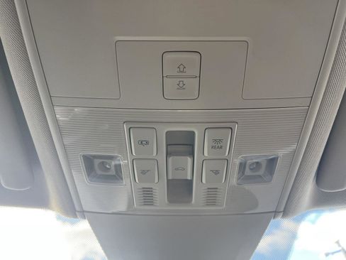 Used 2021 Volkswagen Atlas SEL image 19