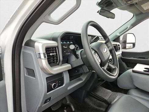 New 2025 Ford F550 4x4 Crew Cab Super Duty image 3