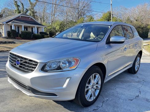 Used 2015 Volvo XC60 T5 Premier w/ Proximity Package image 7