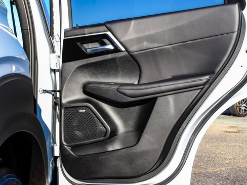 New 2026 Mitsubishi Outlander Trail Edition image 12