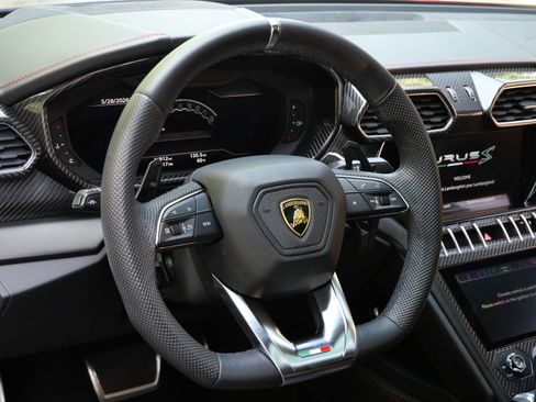 Used 2023 Lamborghini Urus S AWD/4WD image 18