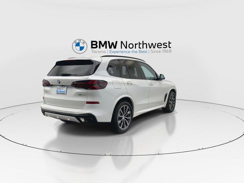 New 2026 BMW X5 xDrive40i w/ M Sport Package AWD/4WD image 3