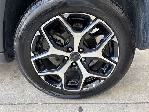 Used 2025 Jeep Compass Limited image 30