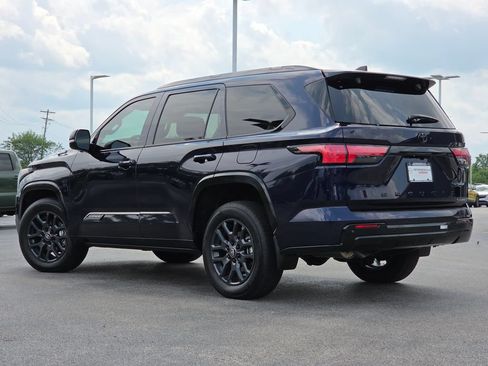 Used 2026 Toyota Sequoia Platinum AWD/4WD image 14