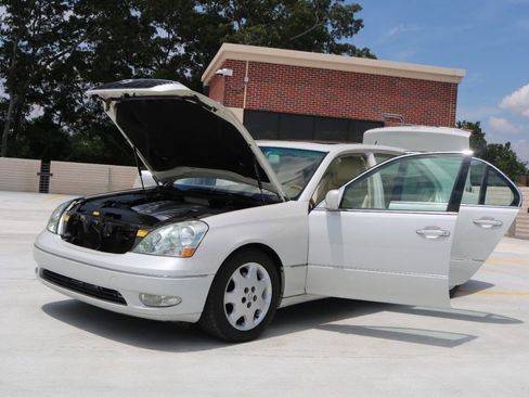 Used 2001 Lexus LS 430 RWD image 76