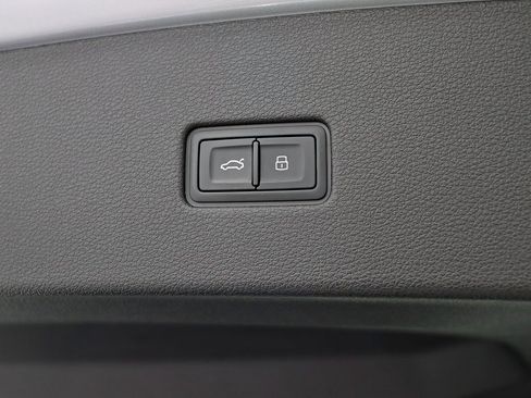 Used 2021 Audi Q8 Prestige w/ Prestige Package image 42