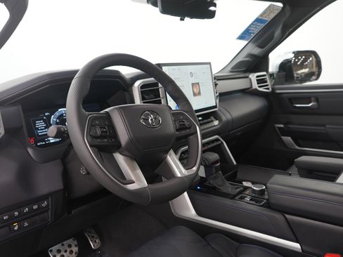 Used 2025 Toyota Sequoia Platinum image 30