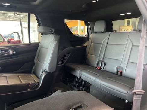 Used 2024 Chevrolet Tahoe Z71 w/ Z71 Off-Road Package AWD/4WD image 34