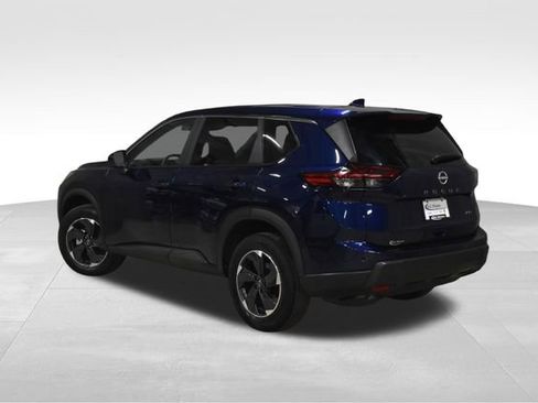 Used 2025 Nissan Rogue SV image 7