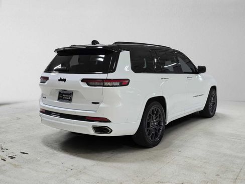 Used 2025 Jeep Grand Cherokee L Summit w/ Obsidian Package AWD/4WD image 3