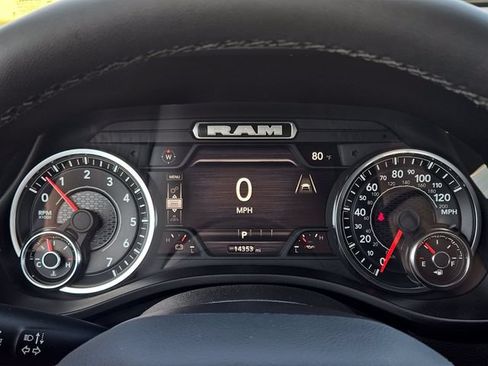 Used 2025 RAM 1500 Laramie AWD/4WD image 15