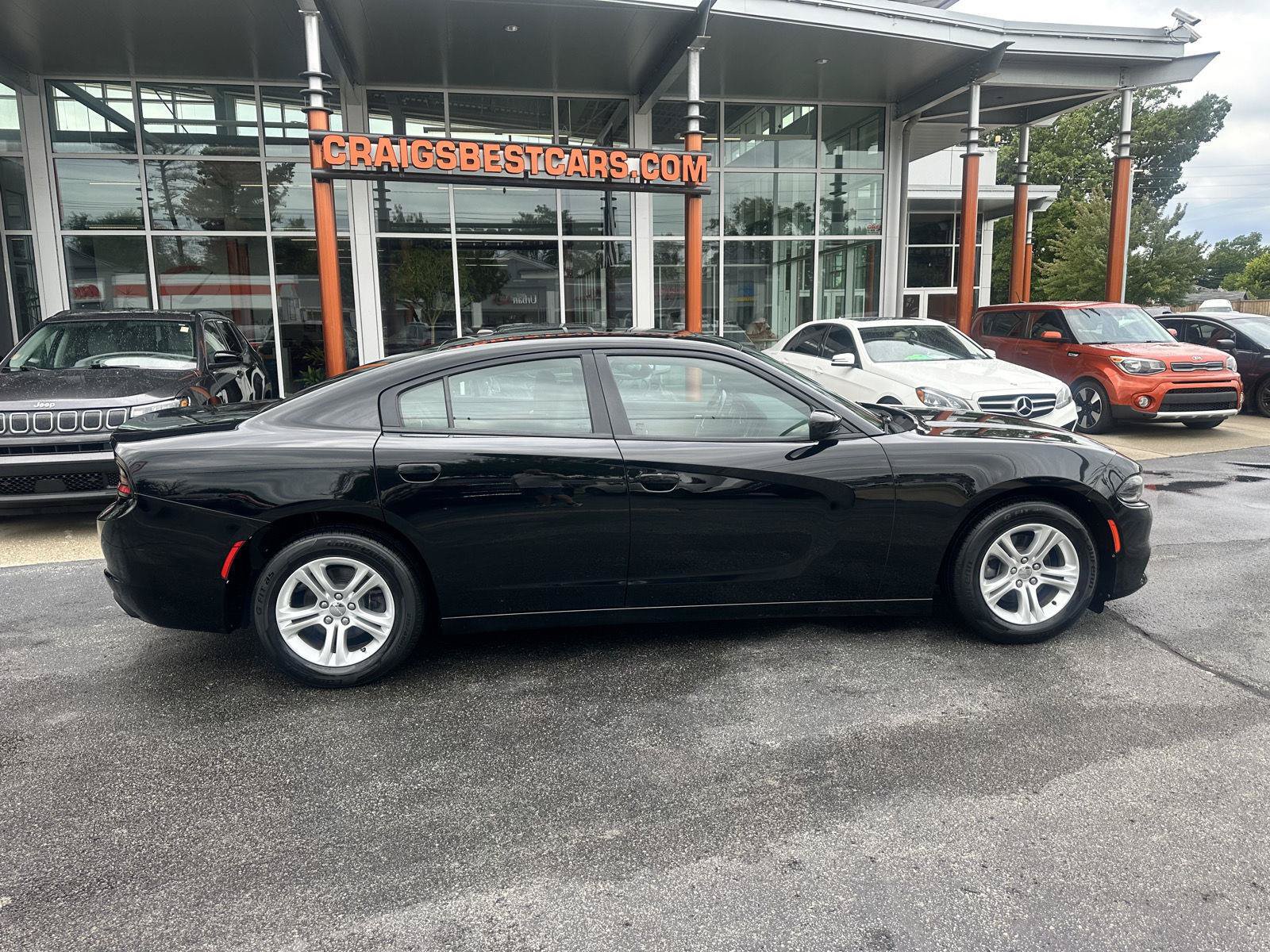 Used 2021 Dodge Charger SXT w/ Leather Interior Group RWD image 2