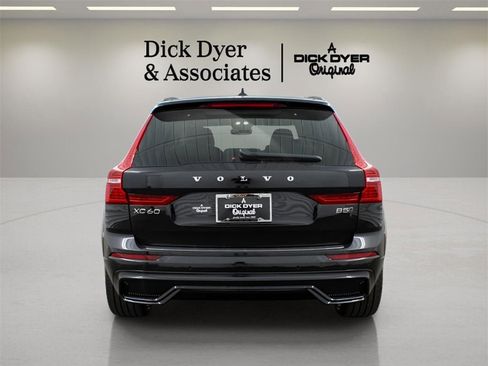 New 2025 Volvo XC60 B5 Ultra w/ Protection Package Premier image 4