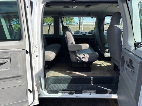 Used 2014 Ford E-350 and Econoline 350 XLT RWD image 19