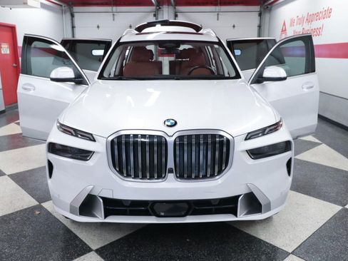 Used 2024 BMW X7 xDrive40i w/ Premium Package AWD/4WD image 30