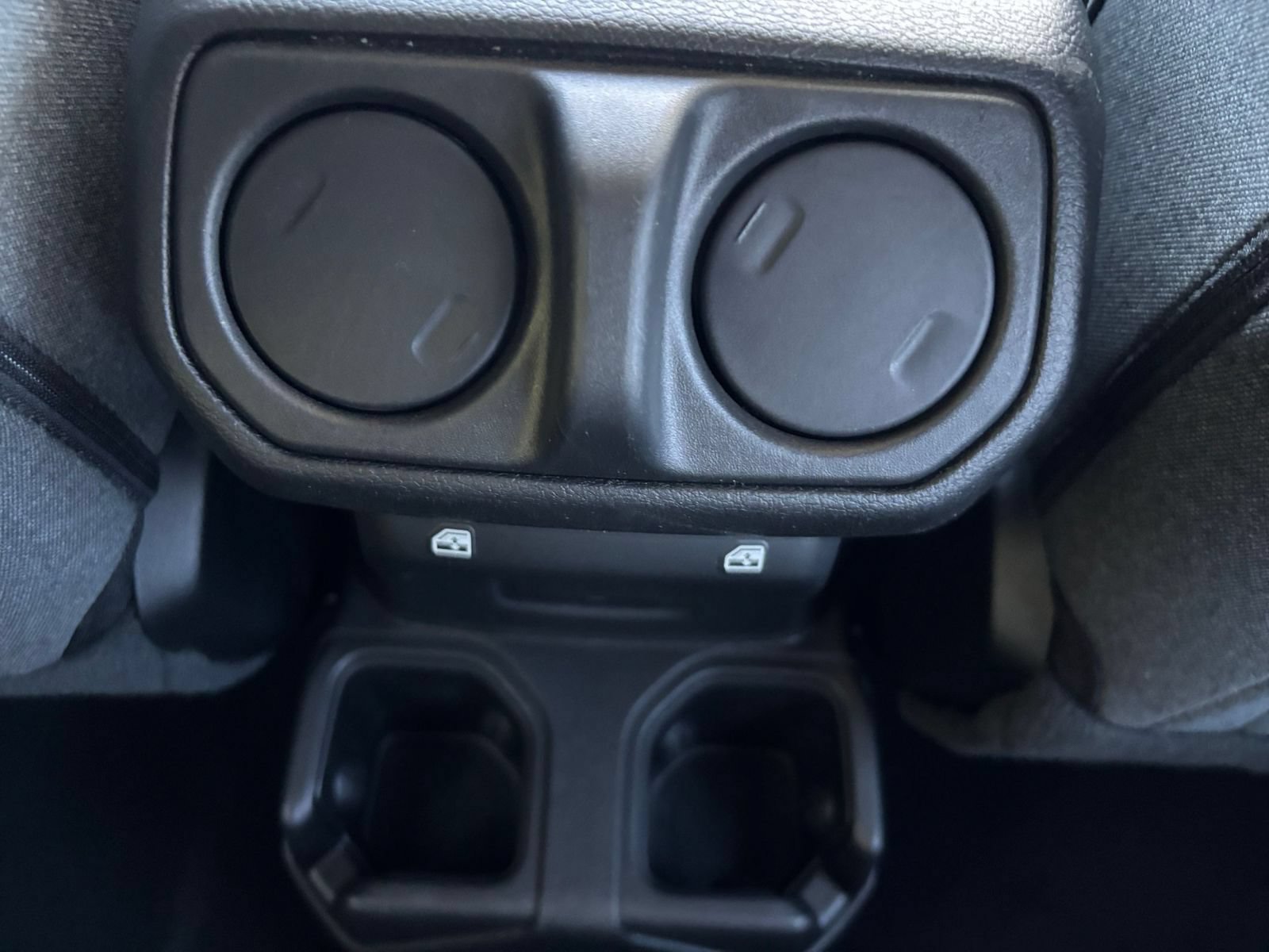 Used 2025 Jeep Wrangler Unlimited Sahara AWD/4WD image 21