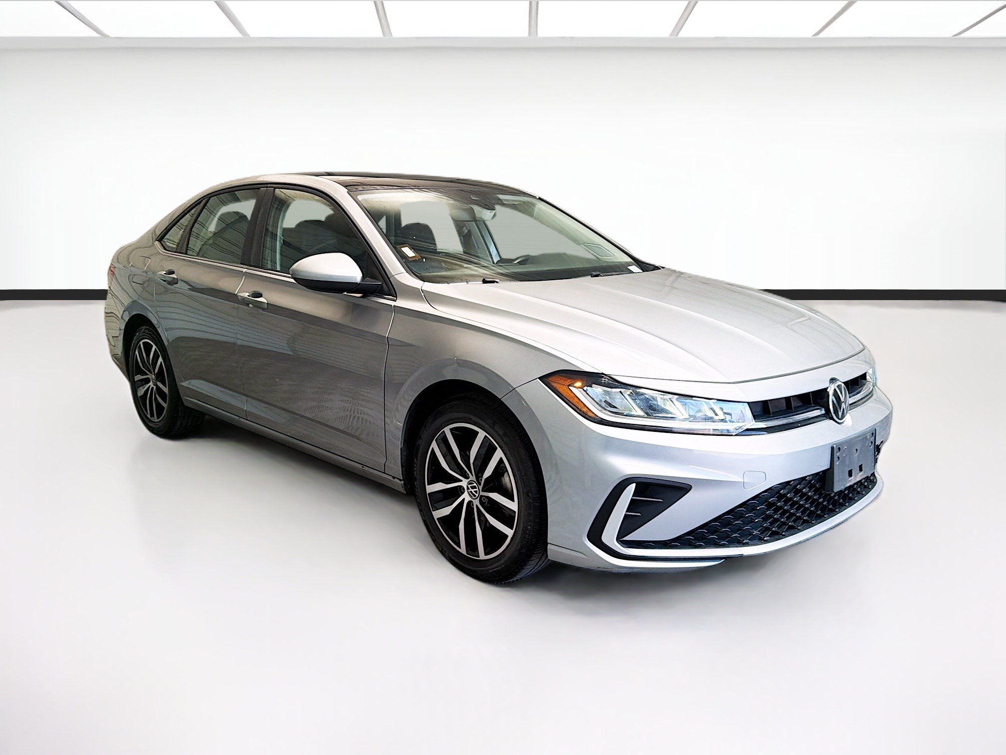 Used 2025 Volkswagen Jetta SE FWD image 3