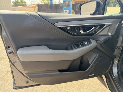 Used 2025 Subaru Outback Onyx Edition AWD/4WD image 11