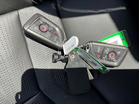 Used 2021 Chevrolet Corvette Stingray Premium Conv w/ Z51 Performance Package image 11