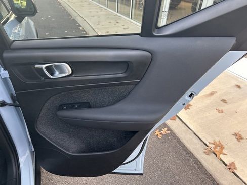 Certified 2025 Volvo XC40 B5 Plus image 12