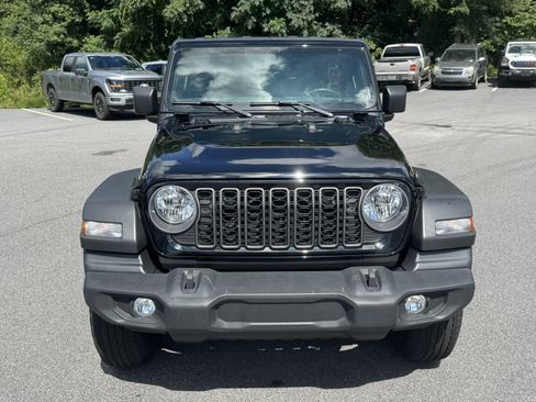 Used 2025 Jeep Wrangler Unlimited Sport AWD/4WD image 2