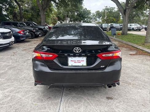 Used 2018 Toyota Camry SE w/ Moonroof Package image 7