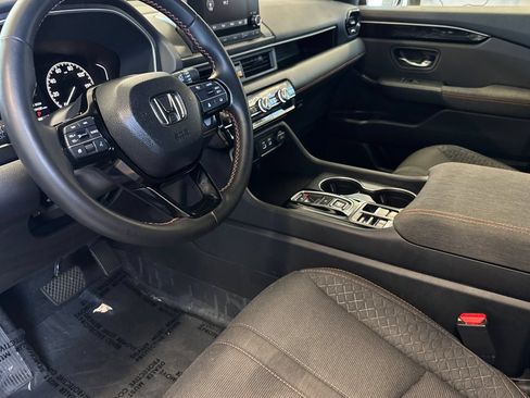 Certified 2025 Honda Pilot Sport image 10