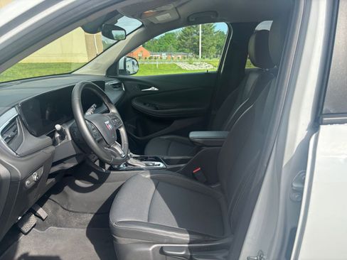 Used 2025 Buick Encore GX Preferred image 25