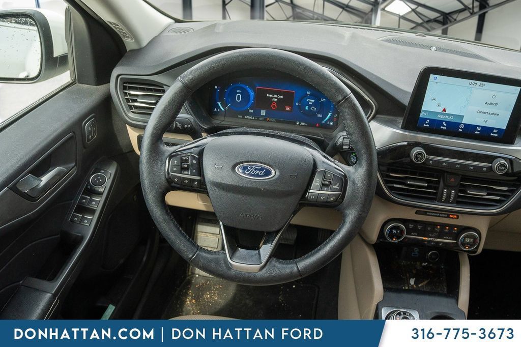 Used 2021 Ford Escape Titanium AWD/4WD image 5