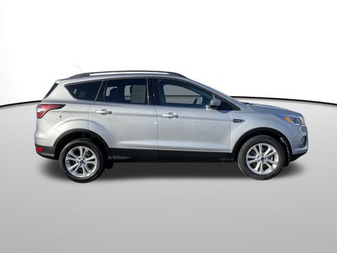 Used 2018 Ford Escape SE image 2