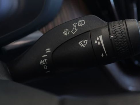 Used 2022 Volvo XC60 T8 Inscription Expression w/ Advanced Package image 13