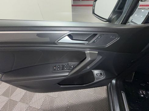 Used 2021 Volkswagen Tiguan SEL Premium R-Line image 15