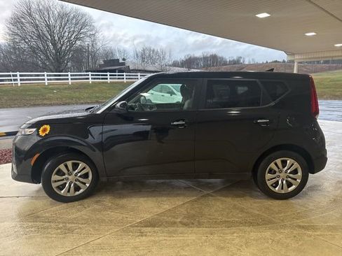 Used 2022 Kia Soul LX image 6