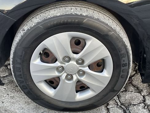 Used 2017 Kia Forte LX image 31