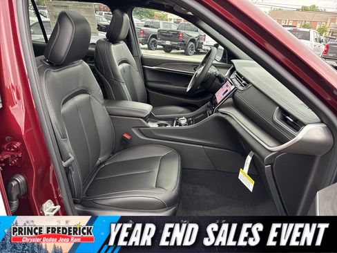 New 2025 Jeep Grand Cherokee L Limited image 18