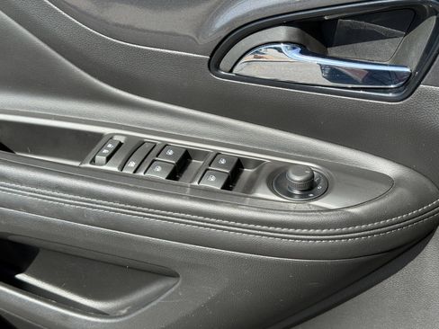 Used 2022 Buick Encore Preferred w/ Safety Package FWD image 23