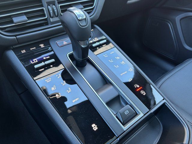 Used 2026 Porsche Macan AWD/4WD image 21