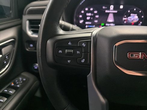 Used 2022 GMC Yukon XL SLT w/ SLT Premium Package image 25